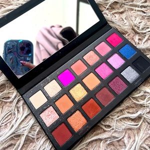 Kylie Cosmetics Sipping Pretty Eyeshadow Palette